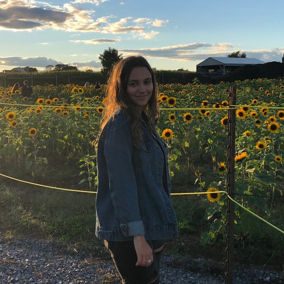 Meet your Posher, Sarah - Picture 1 of 1